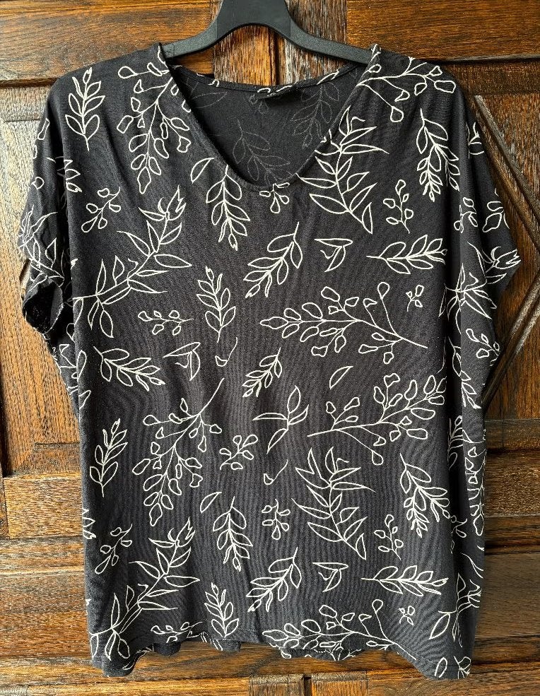 Zwarte top, tuniek bladeren; XL 48/ 50; Gina Benotti, Kleding | Dames, Ophalen of Verzenden, Zo goed als nieuw, Zwart, Blouse of Tuniek