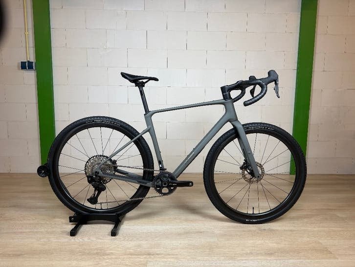 Cube Nuroad C:62 EX - Shimano GRX Di2 - Carbon Newmen - M