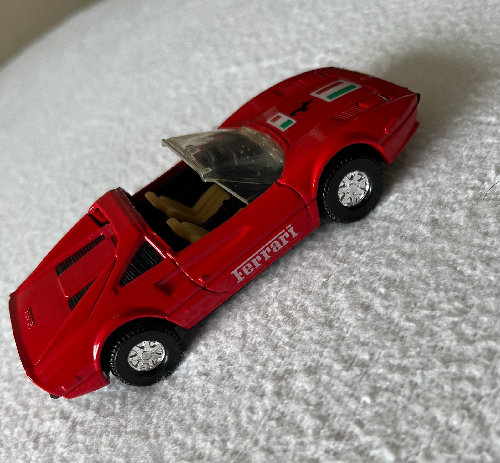 Corgi Toys Ferrari 308 1:36 ( super mooi), Ophalen of Verzenden, Zo goed als nieuw, Auto, Corgi