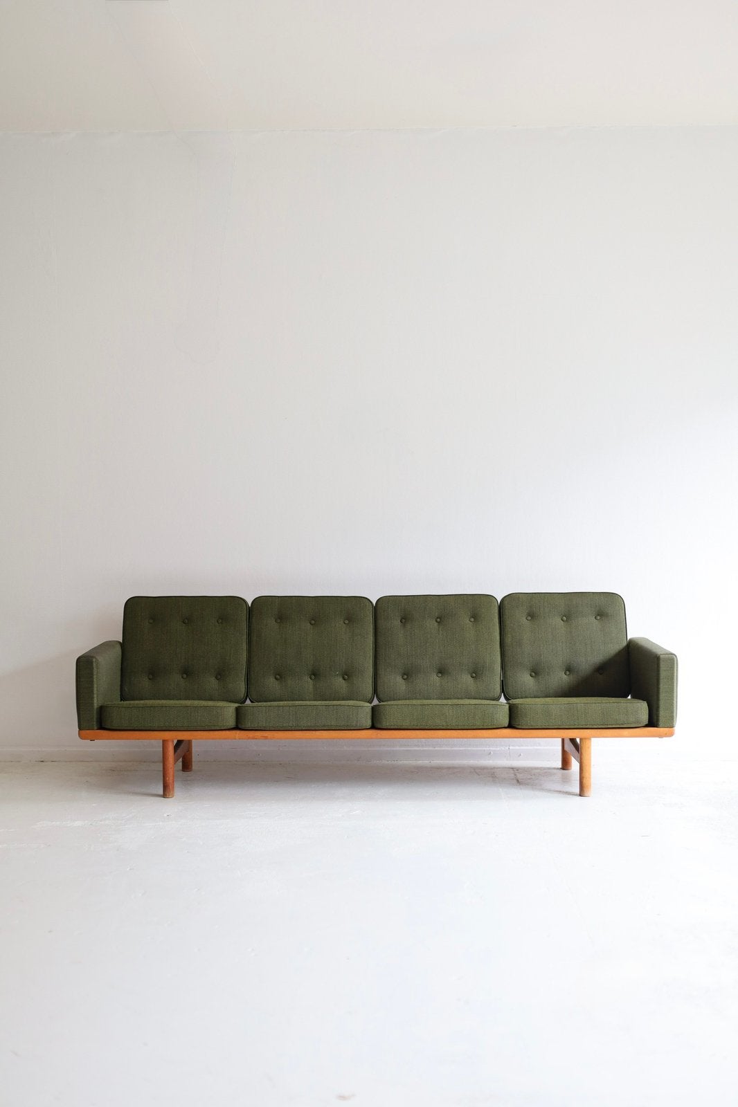 4-Zitsbank model GE-2363 Hans J. Wegner, Getama, Ophalen, 75 tot 100 cm, Tijdperk, Zo goed als nieuw
