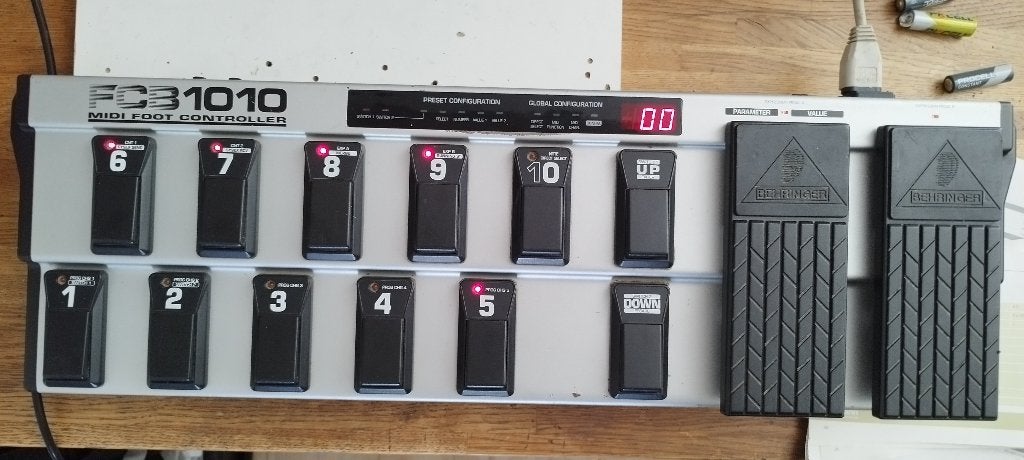 Behringer FCB1010 met UnO 1.4 chip, Gebruikt, Behringer, Onbekend, Info@behringer.com