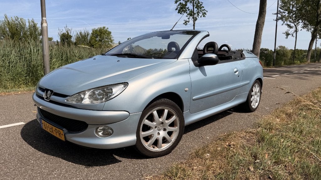 Peugeot 206 CC 2.0 Cabrio 136PK - 79.834 km NAP - Nieuwe APK, 136 pk, Zwart, 4 cilinders, Cabriolet