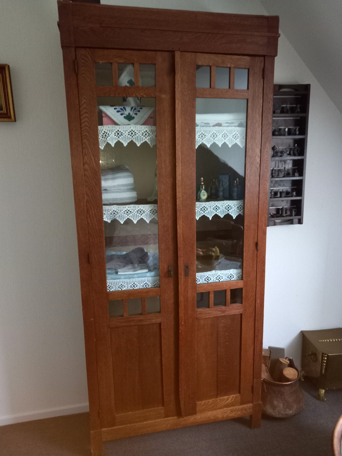 Antieke eiken vitrine kast, Ophalen