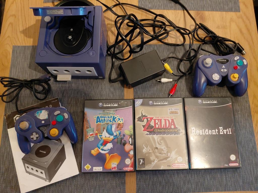 Nintendo GameCube Console paars met 3 Games en 2 Controllers, Gebruikt, 2 spelers, Eén computer, Vanaf 12 jaar