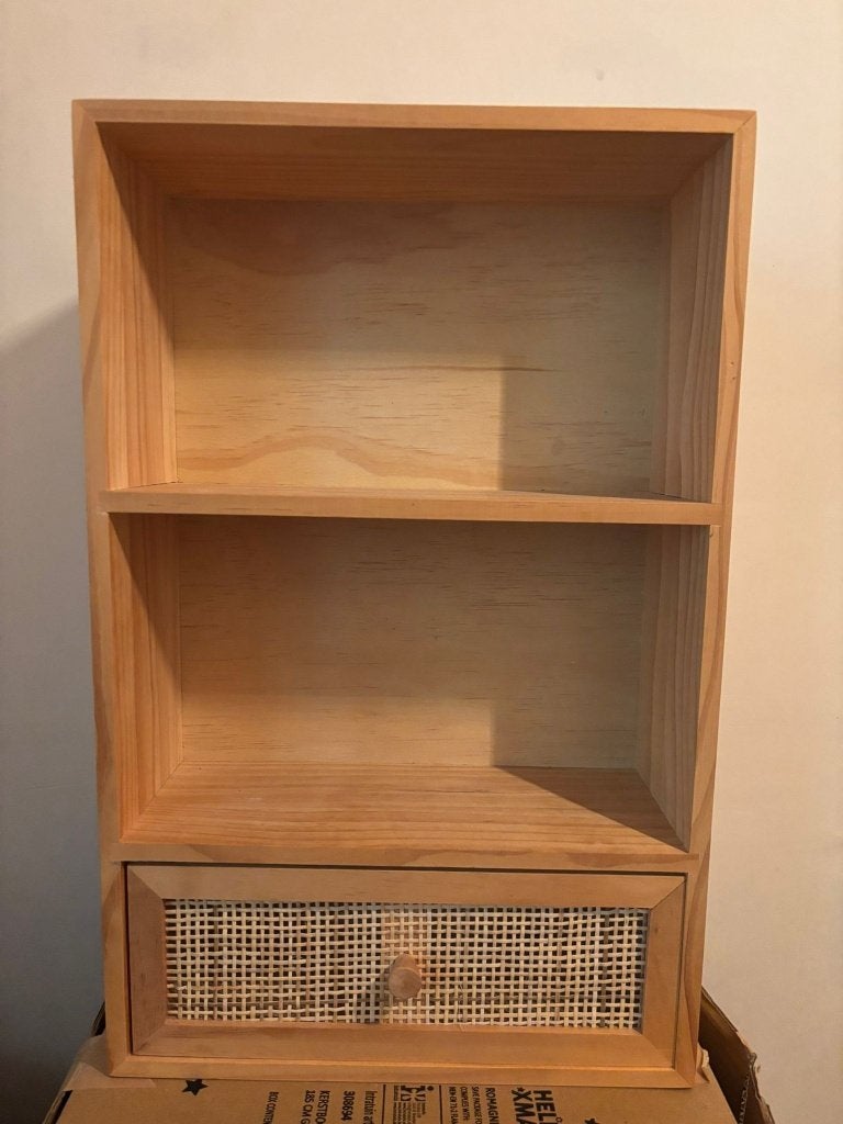 Houten wandrek met lade en rotan - Søstrene Grene, Ophalen, Met plank(en), Overige materialen, Zo goed als nieuw