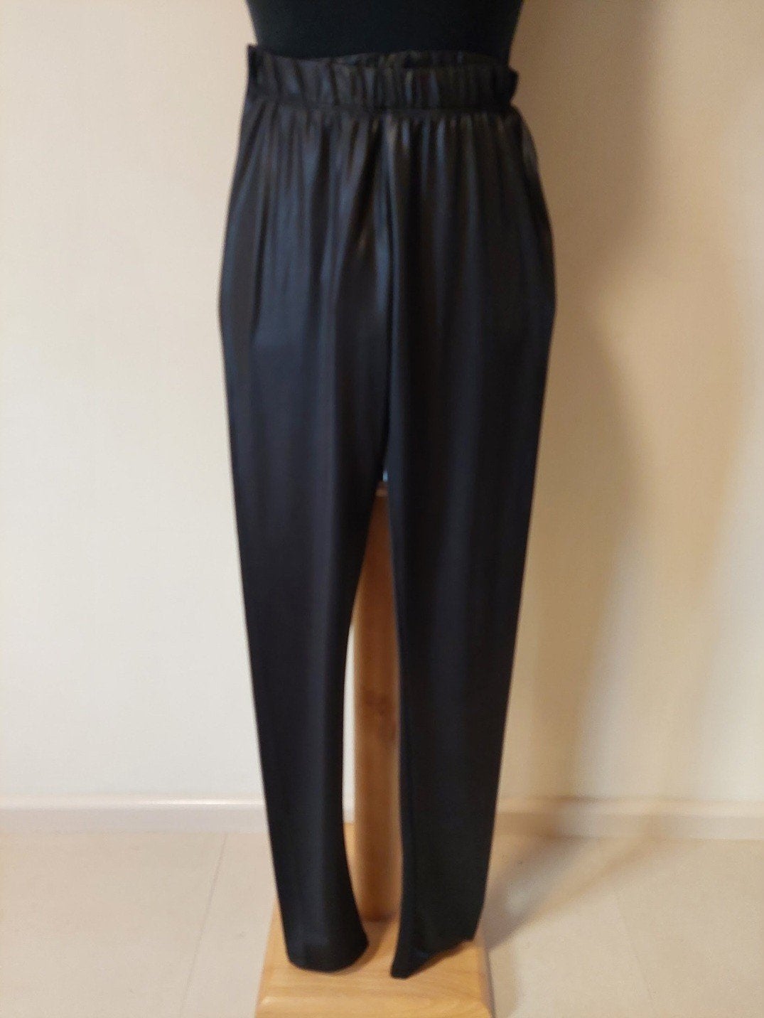 NIEUW! Geisha legging/ maat 176
Style: punk/ grunge.NIEUW! G, Broek, Geisha, Meisje, Nieuw