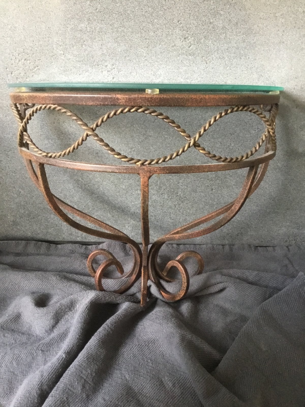 Wandtafel met glazen blad en smeedijzeren onderstel, Gebruikt, Minder dan 50 cm, Ophalen of Verzenden, Glas