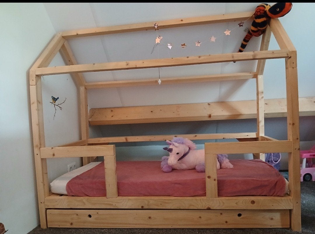 peuterbed model huisje, Ophalen, Zo goed als nieuw, Overige typen