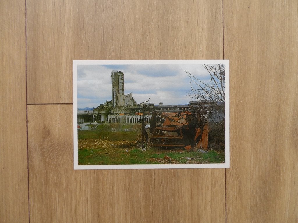 Ansichtkaart Sarajevo Sniper Alley, Press building 968, Verzamelen, Ophalen of Verzenden, Landmacht, Nederland