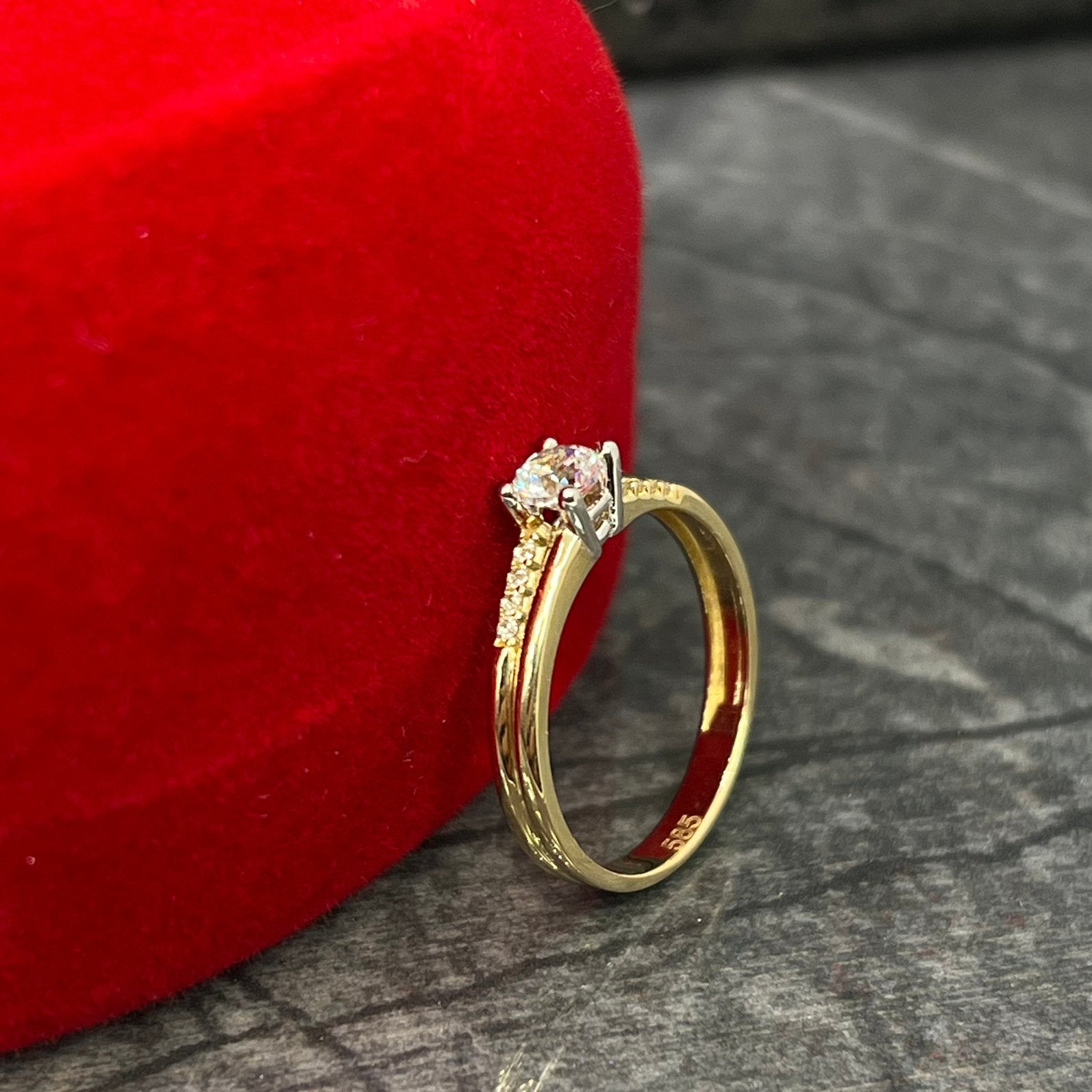 14k gouden dames ring, Nieuw, Ophalen of Verzenden, Kleiner dan 17, Dame
