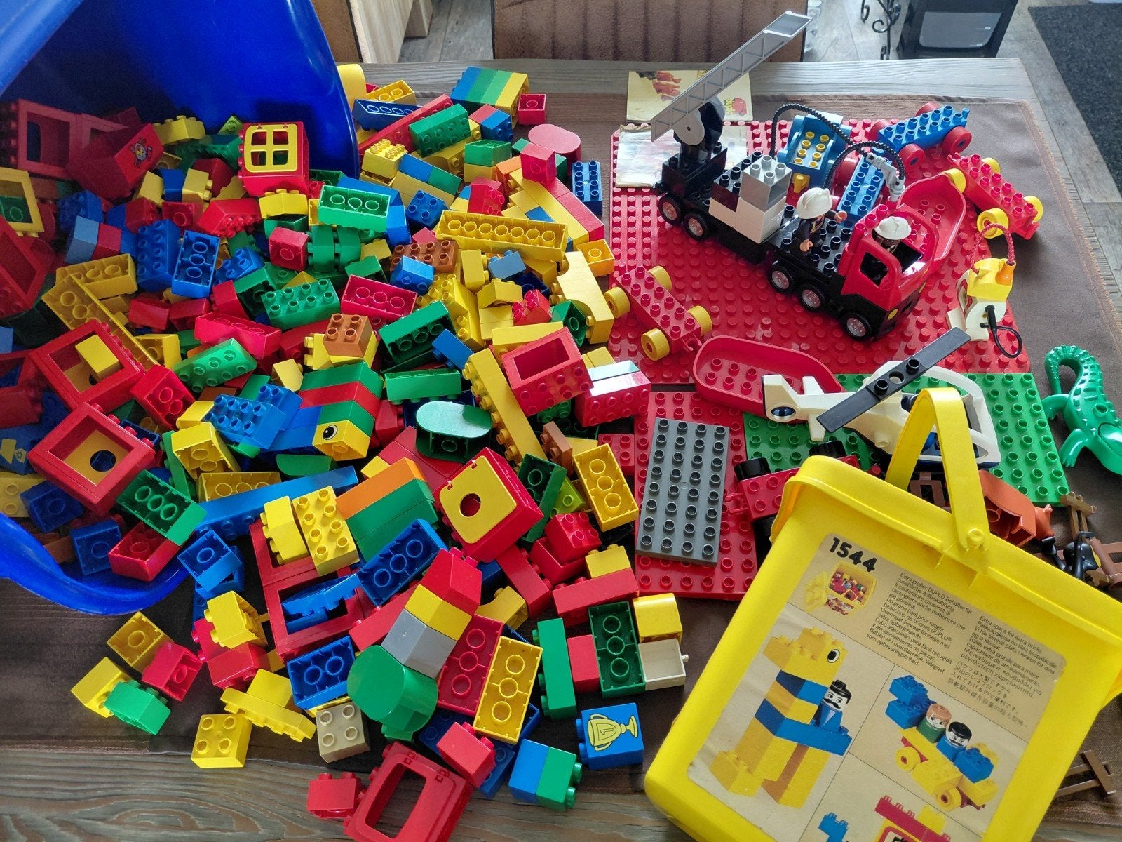 duplo groot staat netjes met bakken, Ophalen, Zo goed als nieuw