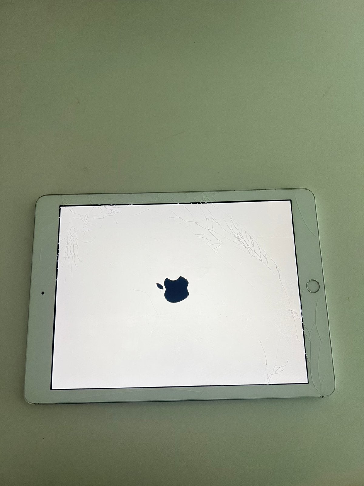 Ipad wit 6e generatie 32 GB gebroken scherm, Computers en Software, Apple iPads, 10 inch, Gebruikt, 32 GB, Apple iPad