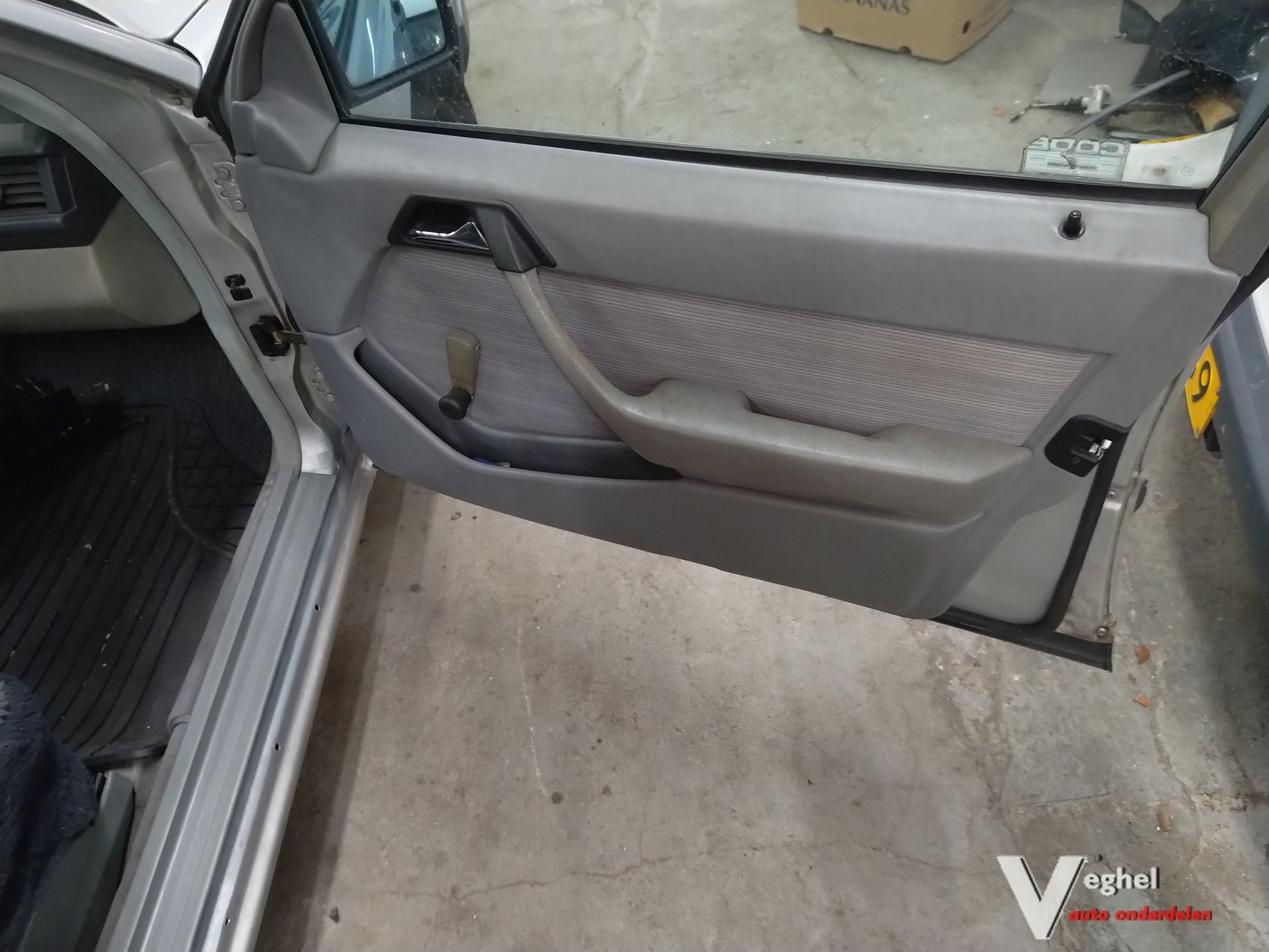 interieur grijs  Mercedes w124  sedan type 1985 tm 1989, Gebruikt, -, -, Ophalen of Verzenden