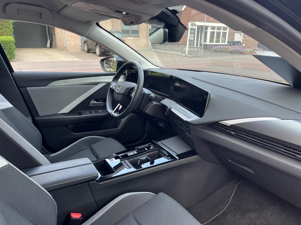 Opel ASTRA SPORTS TOURER 1.6 HYBRID LEVEL 2 PHEV PLUG-IN / T, Gebruikt, Euro 6, 4 cilinders, 150 pk