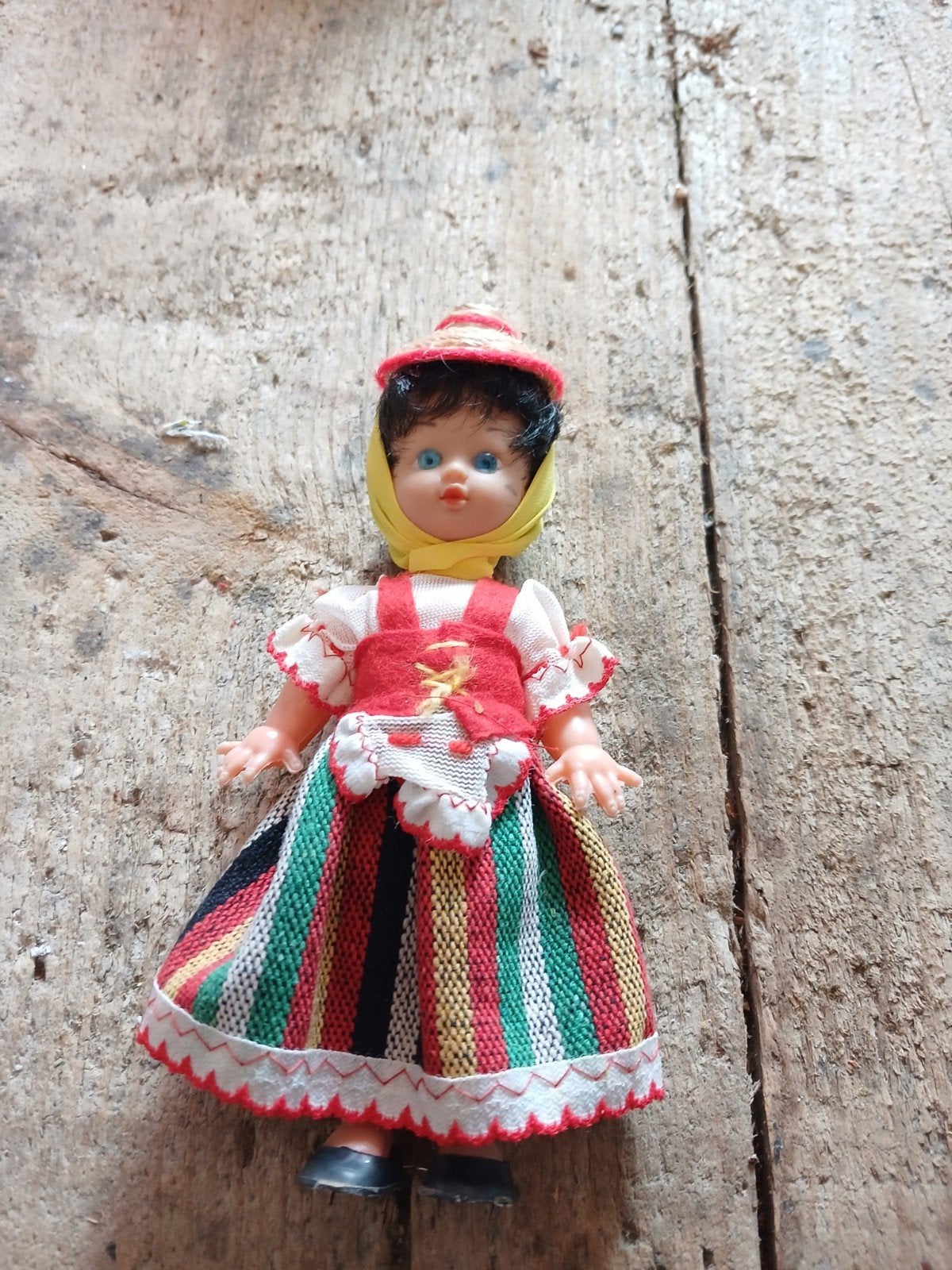 Vintage popje in traditionele klederdracht, Ophalen of Verzenden