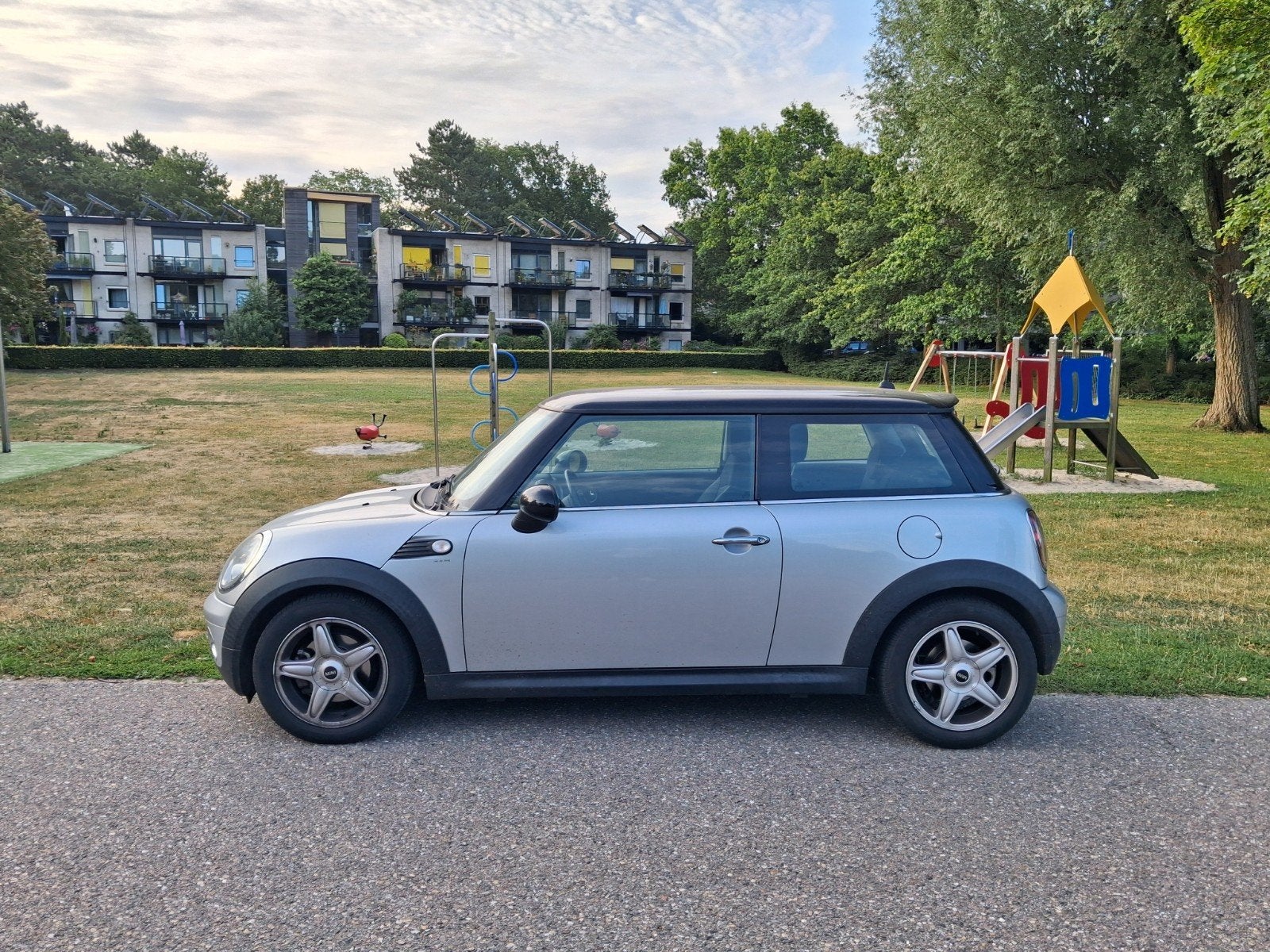 Mini 1.6 16V Cooper 2008 Grijs, Auto's, Voorwielaandrijving, 750 kg, 4 cilinders, 4 stoelen