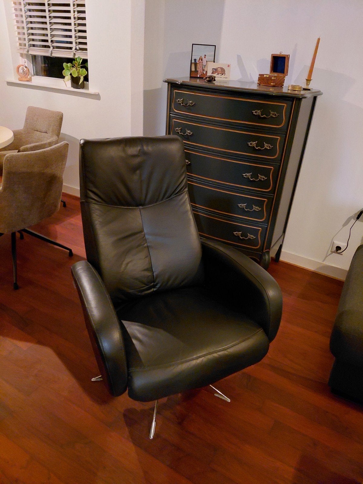 Leren draaifauteuil van Hjort Knudsen, Huis en Inrichting, Ophalen, Gebruikt, 75 tot 100 cm, Leer