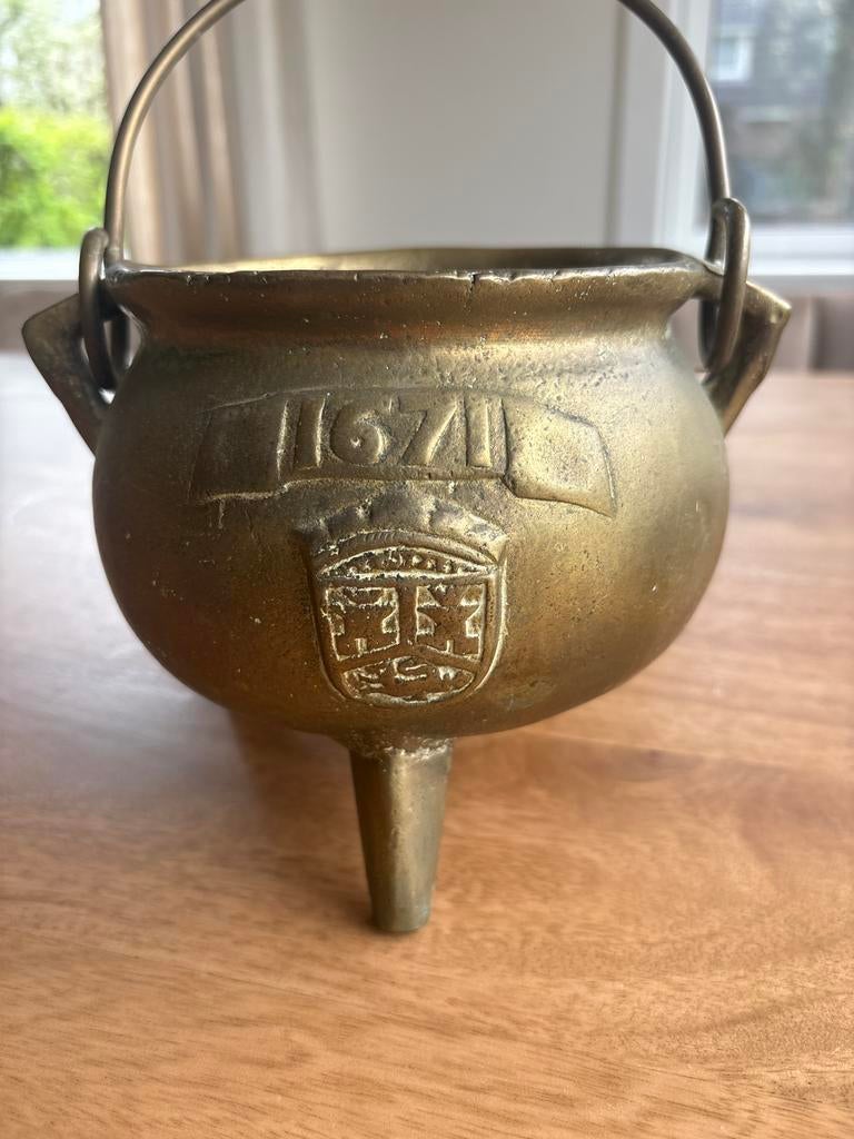 Antieke Bronzen Kookpan uit 1671 - Zware Pan in Goede Staat, Antiek en Kunst, Ophalen of Verzenden, Brons