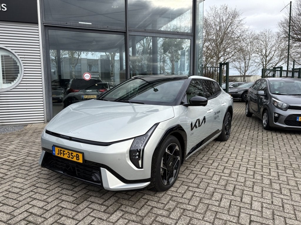 Kia EV4 Fastback GT PlusLine 81,4KWH '' per direct beschikba, 81 kWh, 0 cilinders, Zwart, 612 km