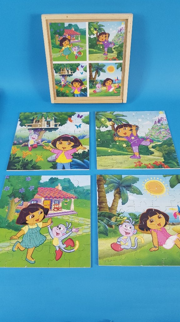 4 Houten puzzels Dora the Explorer in houten kistje. K13, Tweedehands verkoop, Tweedehands verkoop, Gebruikt, Geen@idee.nl
