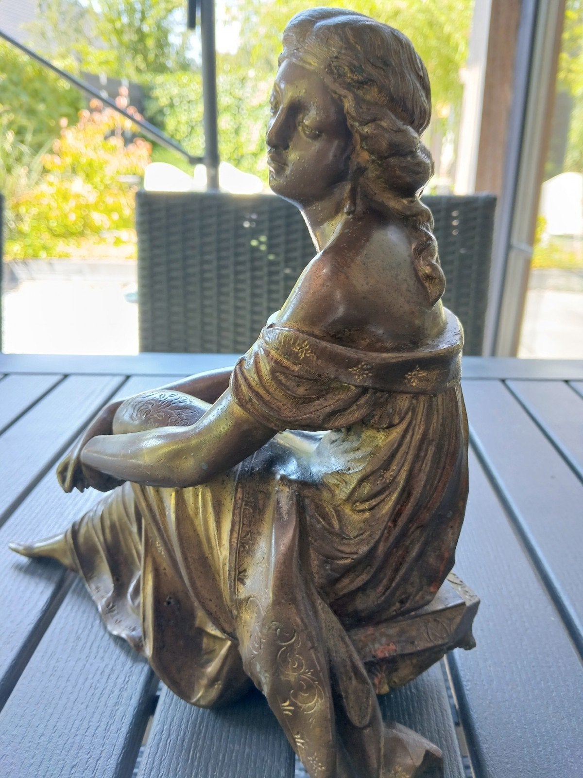 Fraai bronzen gestileerd beeld van een vrouw, Antiek en Kunst, Ophalen of Verzenden
