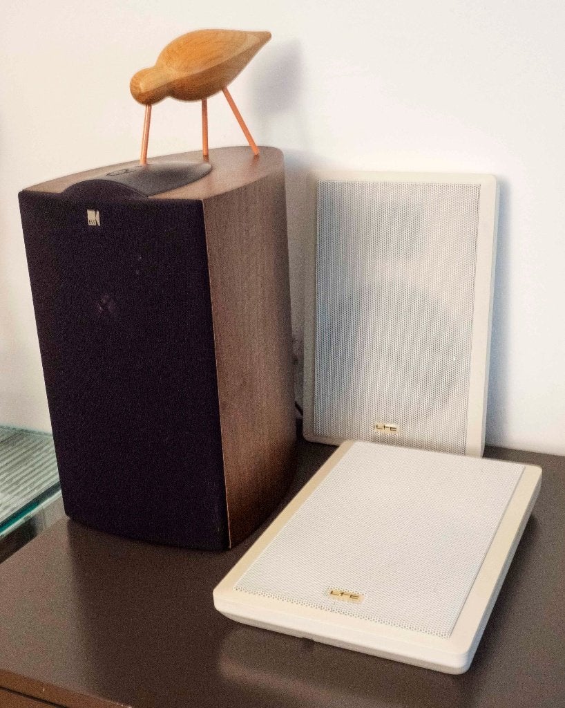 LTC Audio SSP501 F-W compacte en elegante wandluidsprekers, Overige merken, Stereo speakers, Gebruikt, .