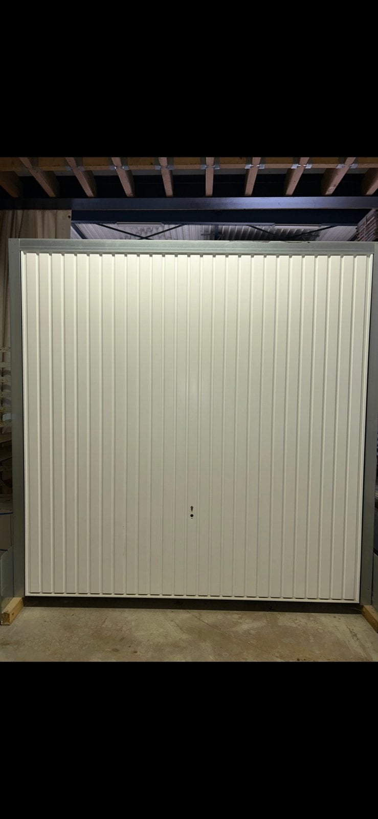Gloednieuwe garage kanteldeur, Ophalen, Metaal, 120 cm of meer, 215 cm of meer