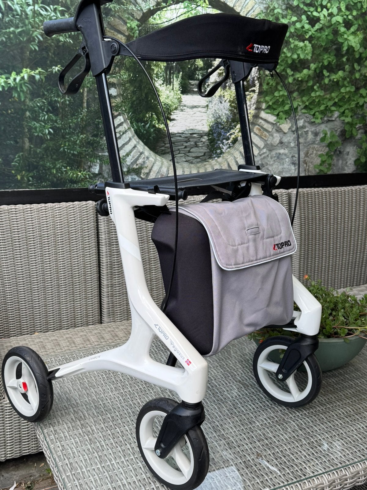 ZGAN Topro Pegasus Carbon rollator zeer lichtgewicht!!, Diversen, Rollators, Zo goed als nieuw, Lichtgewicht, Ophalen of Verzenden