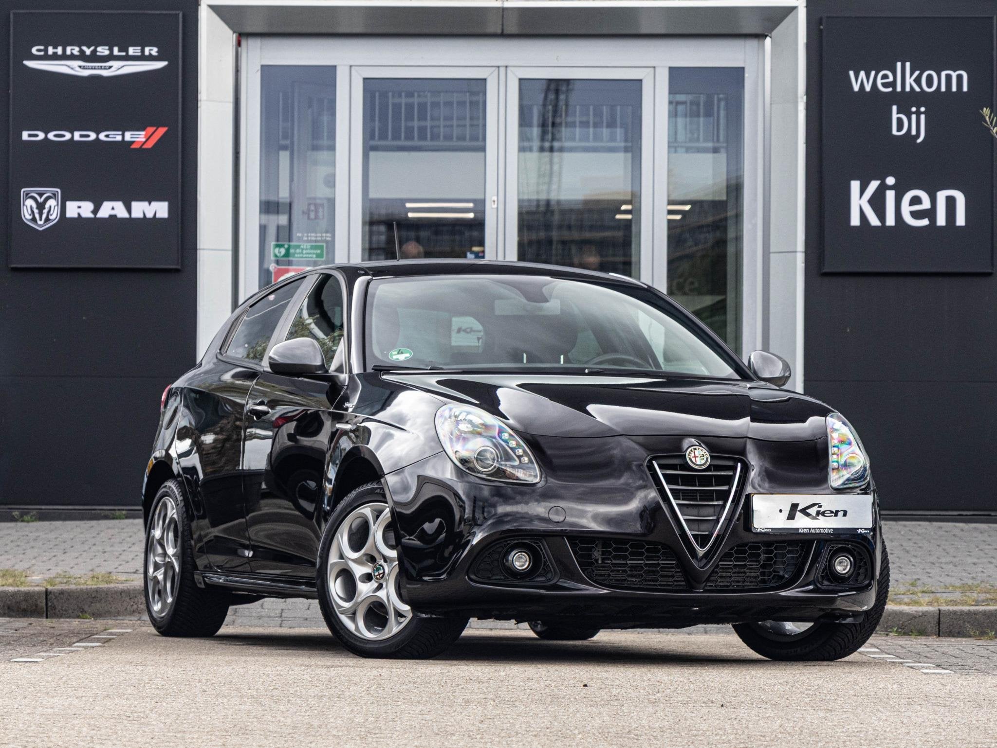 Alfa Romeo Giulietta 1.4 T Sprint, Euro 6, 4 cilinders, Alcantara, Zwart