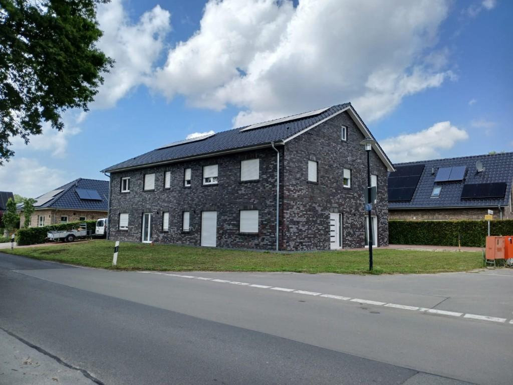 Te huur: Nieuwbouwhuis 170 m², ruime zolder in Duitsland, Huizen en Kamers, 170 m², Overijssel, 9 kamers, Twee onder één kap