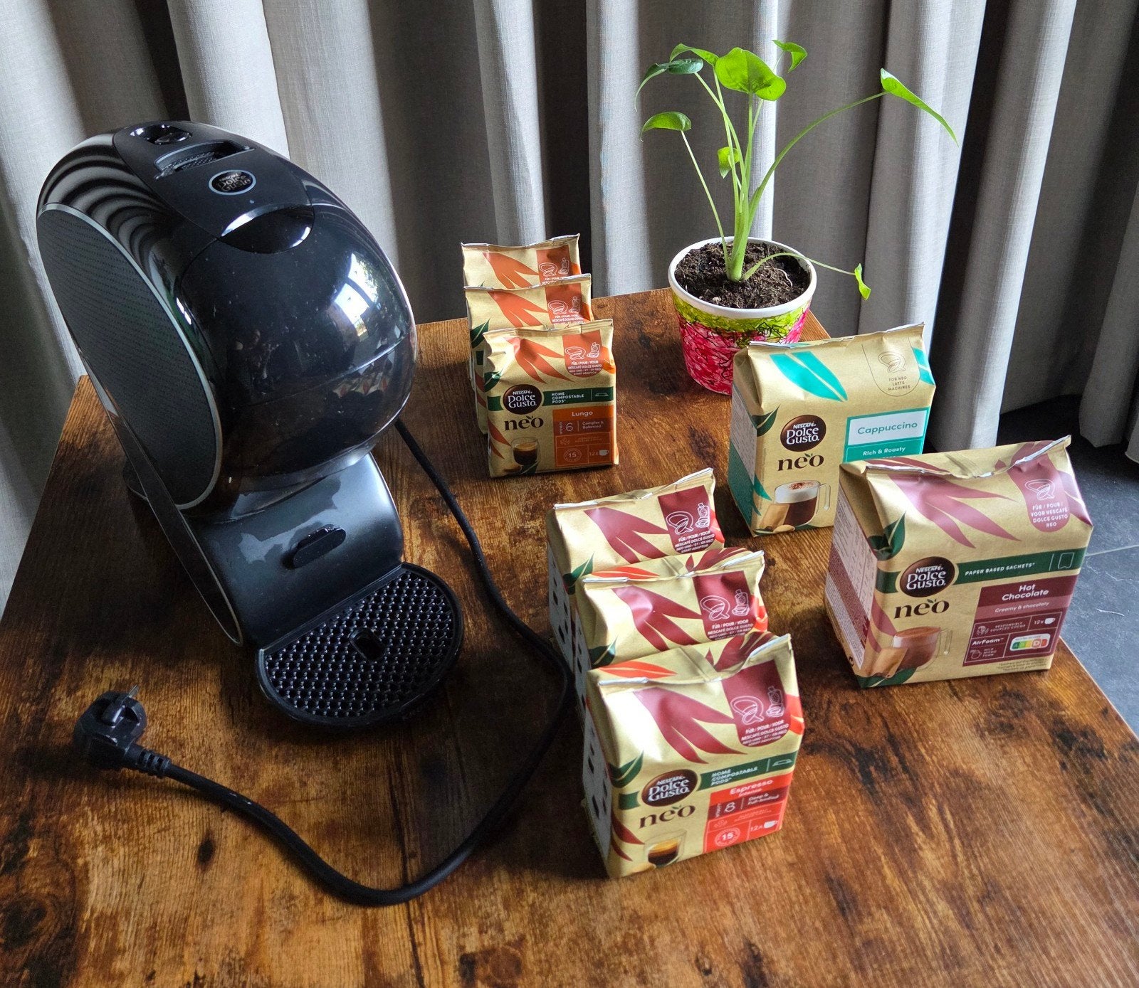 Krups NESCAFÉ Dolce Gusto NEO Latte, Ophalen, Koffiemachine, Zo goed als nieuw, Koffiepads en cups