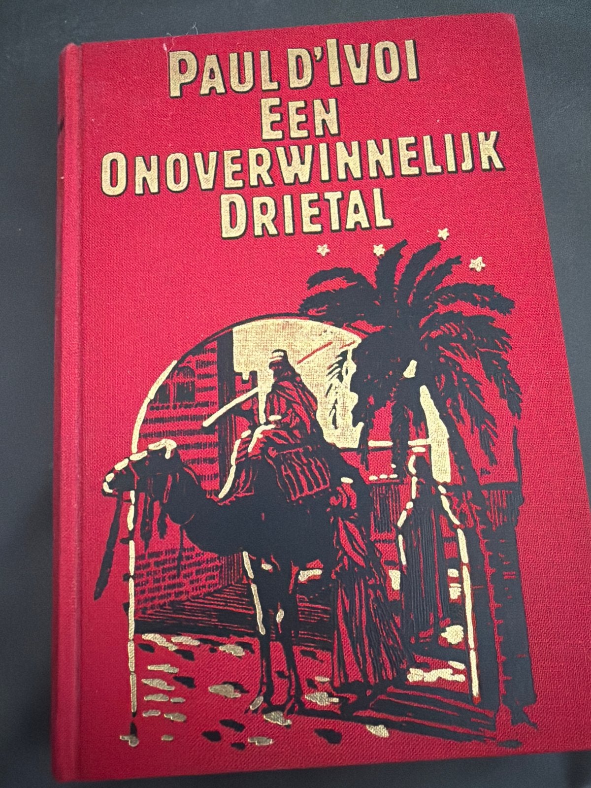 Paul d'Ivoi - Een Onoverwinnelijk Drietal (Elsevier), Ophalen of Verzenden, Zo goed als nieuw, Nederland