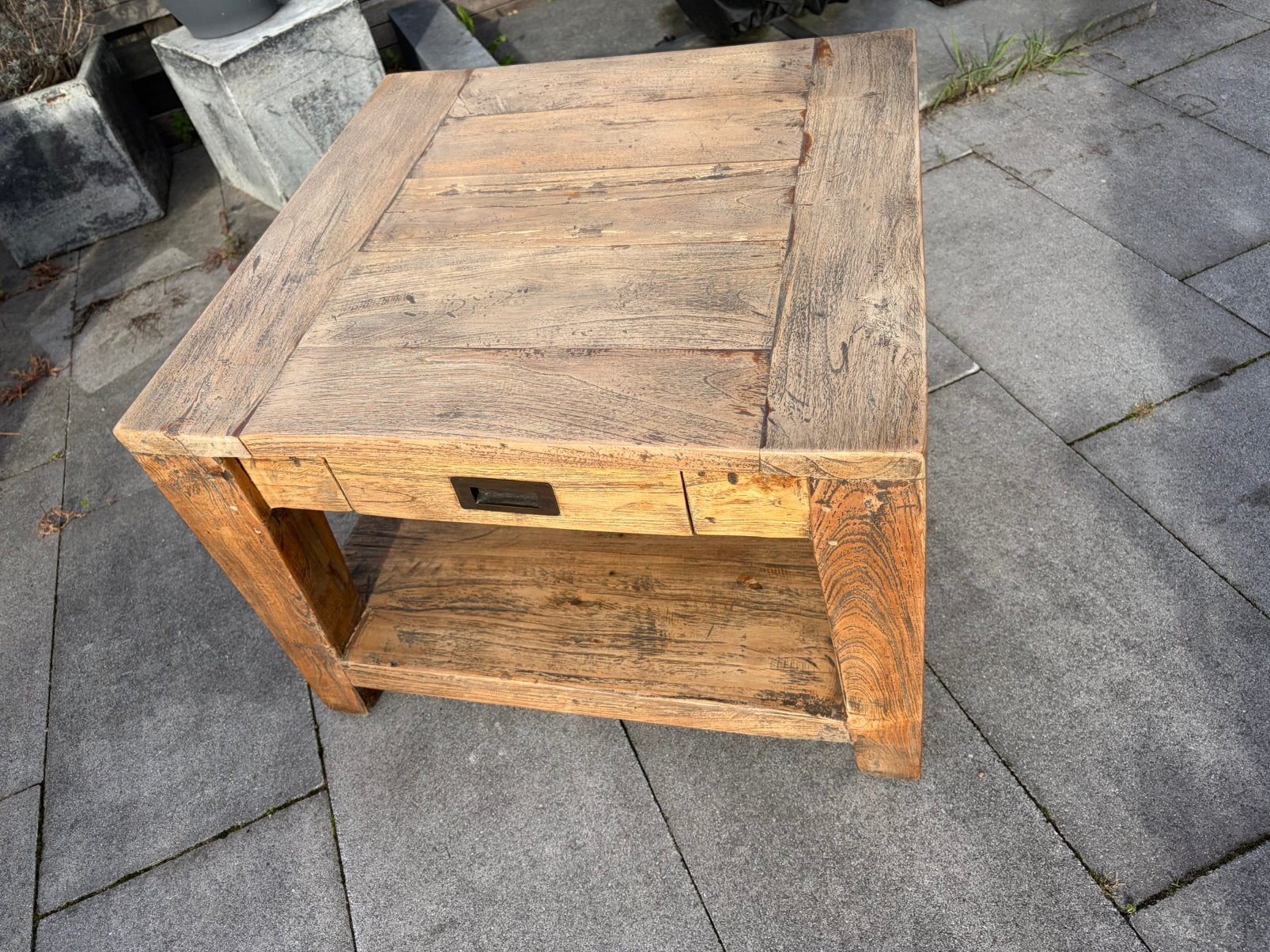 Bijzettafel /salontafel teak antiek een heel oud stuk, Minder dan 45 cm, Gebruikt, Vierkant, Hout