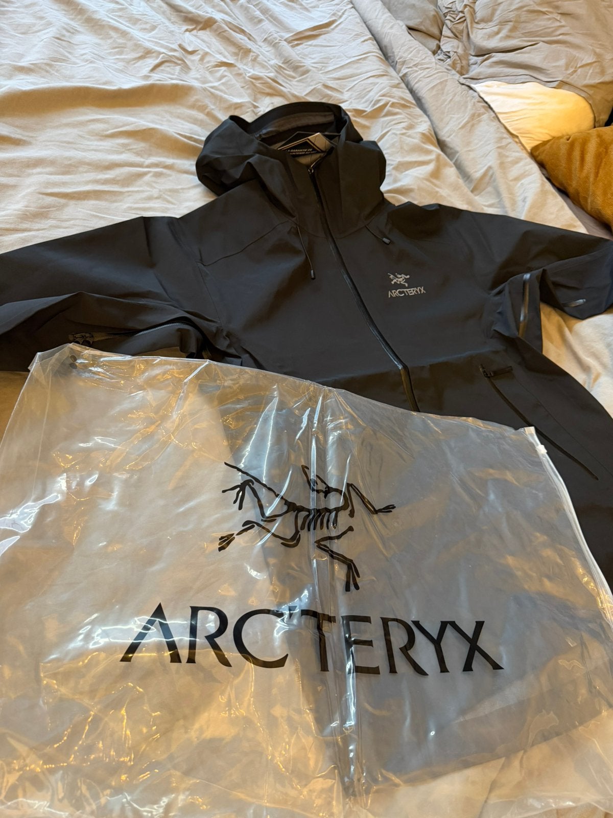 Arc’teryx jas maat L – Nieuw en ongedragen, met bon., Ophalen of Verzenden, Nieuw, Maat 52/54 (L), Zwart