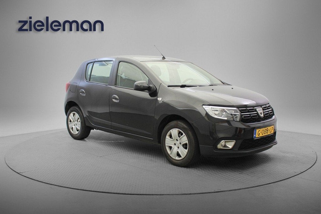 Dacia SANDERO 1.0 SCe Laureate - Airco, Cruise, Auto's, 31 €/maand, Met garantie (alle), Zwart, Origineel Nederlands
