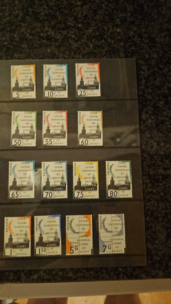 postzegels Ned dienst zegels Court international Justice, Postzegels en Munten, Ophalen of Verzenden, Na 1940, Gestempeld