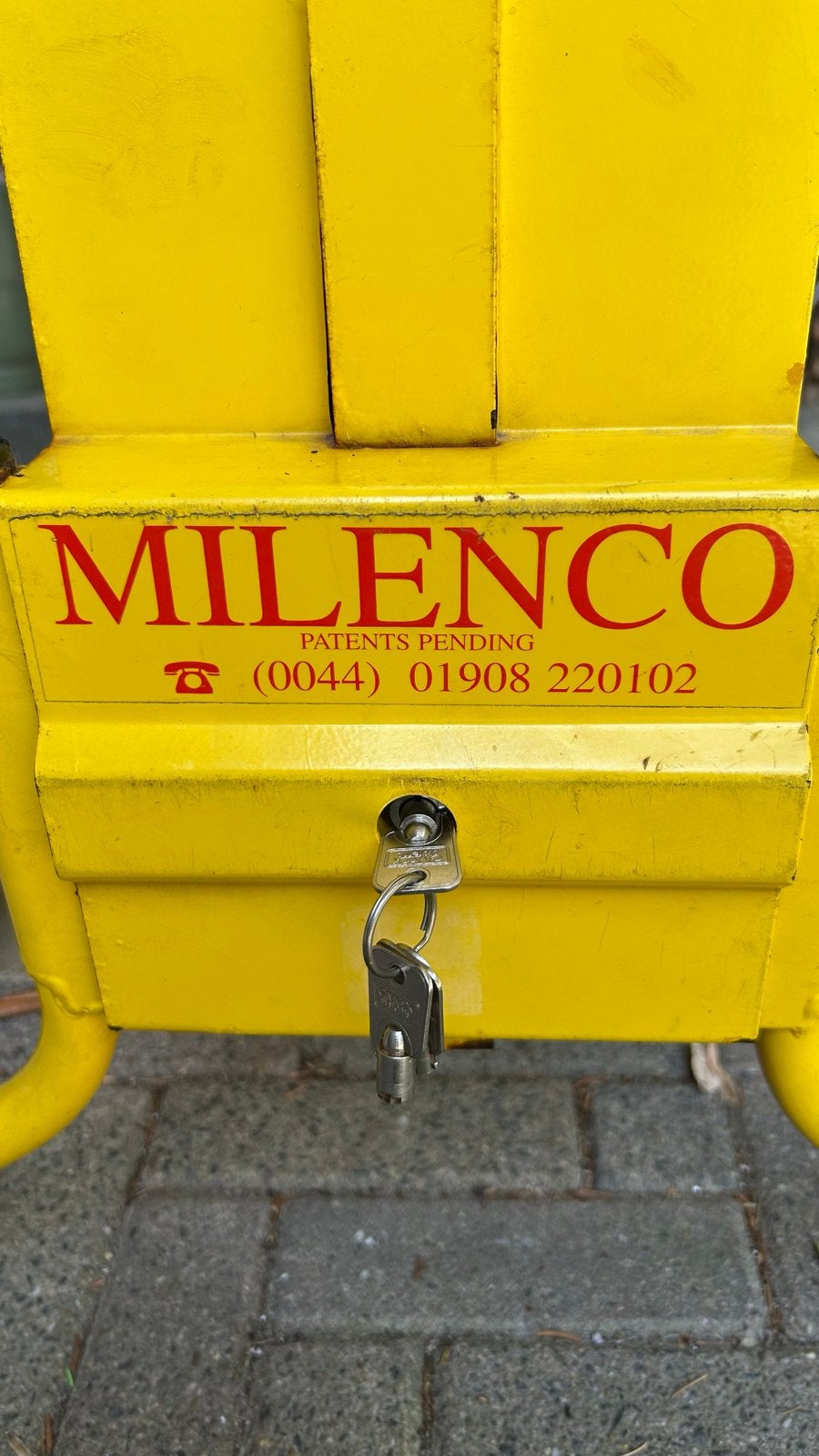 Milenco Wielklem Geel - Beveiliging voor Caravan/Camper, Ophalen, Gebruikt