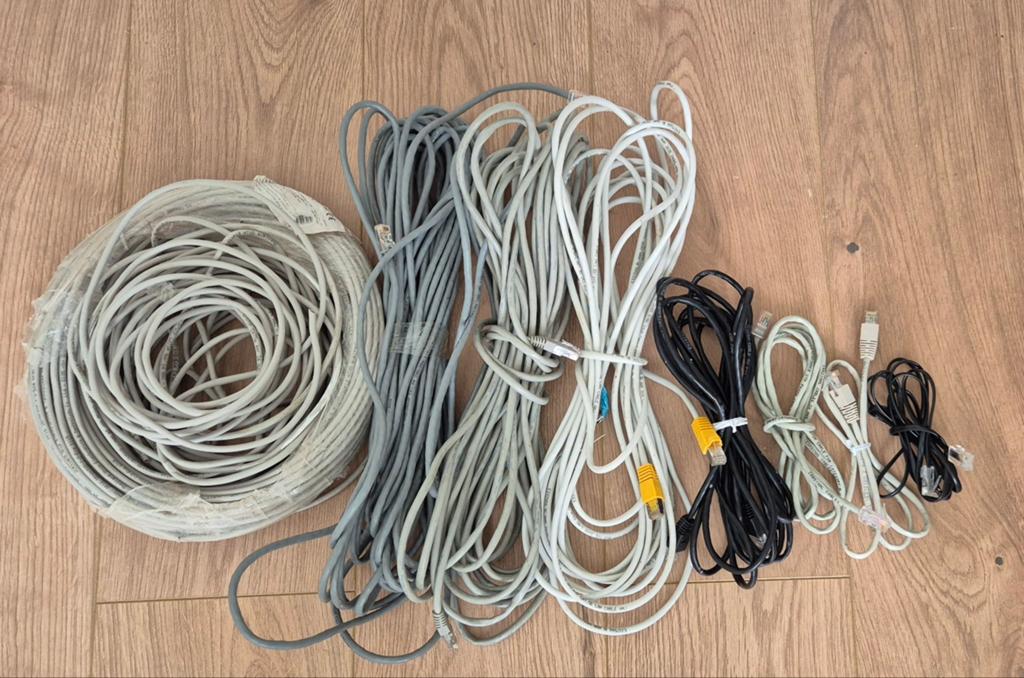 Doos vol diverse adapters en kabels, Computers en Software, Pc- en Netwerkkabels, Gebruikt, Ophalen