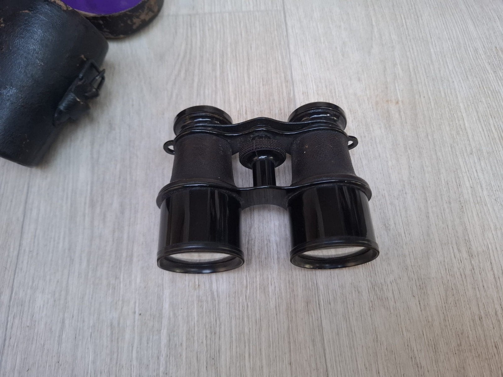 Vintage verrekijker met leren hoes, Gebruikt, Minder dan 8x, Overige typen, Ophalen of Verzenden