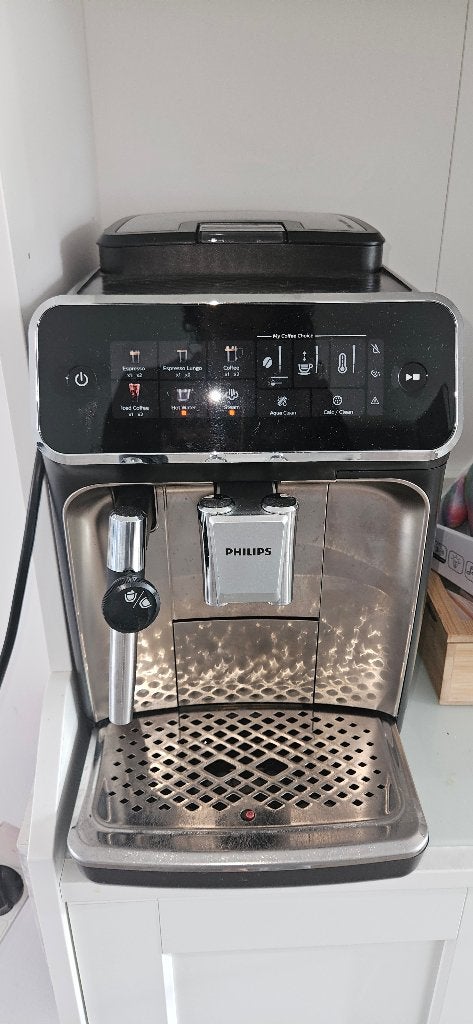 Philips bonen koffieapparaat met ice coffee, Koffiemachine, Ophalen of Verzenden, Zo goed als nieuw, Afneembaar waterreservoir