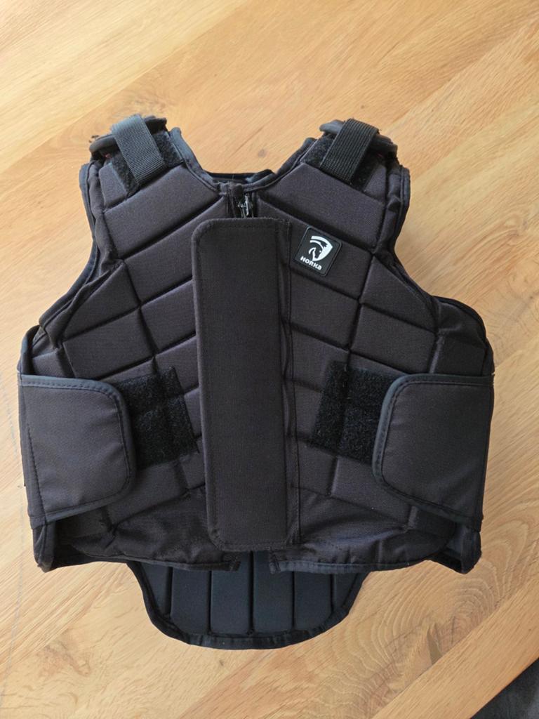 Horka bodyprotector zwart kind maat L, Kinderen, Overige soorten, Ophalen of Verzenden, Zo goed als nieuw