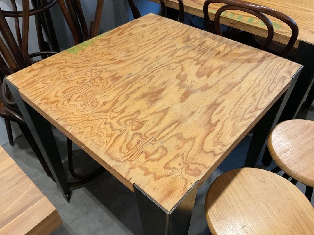 Stevige koffietafel Kaldi Apeldoorn 70x70x75 met stalen onde, Ophalen, Gebruikt, Vierkant, Tot twee personen
