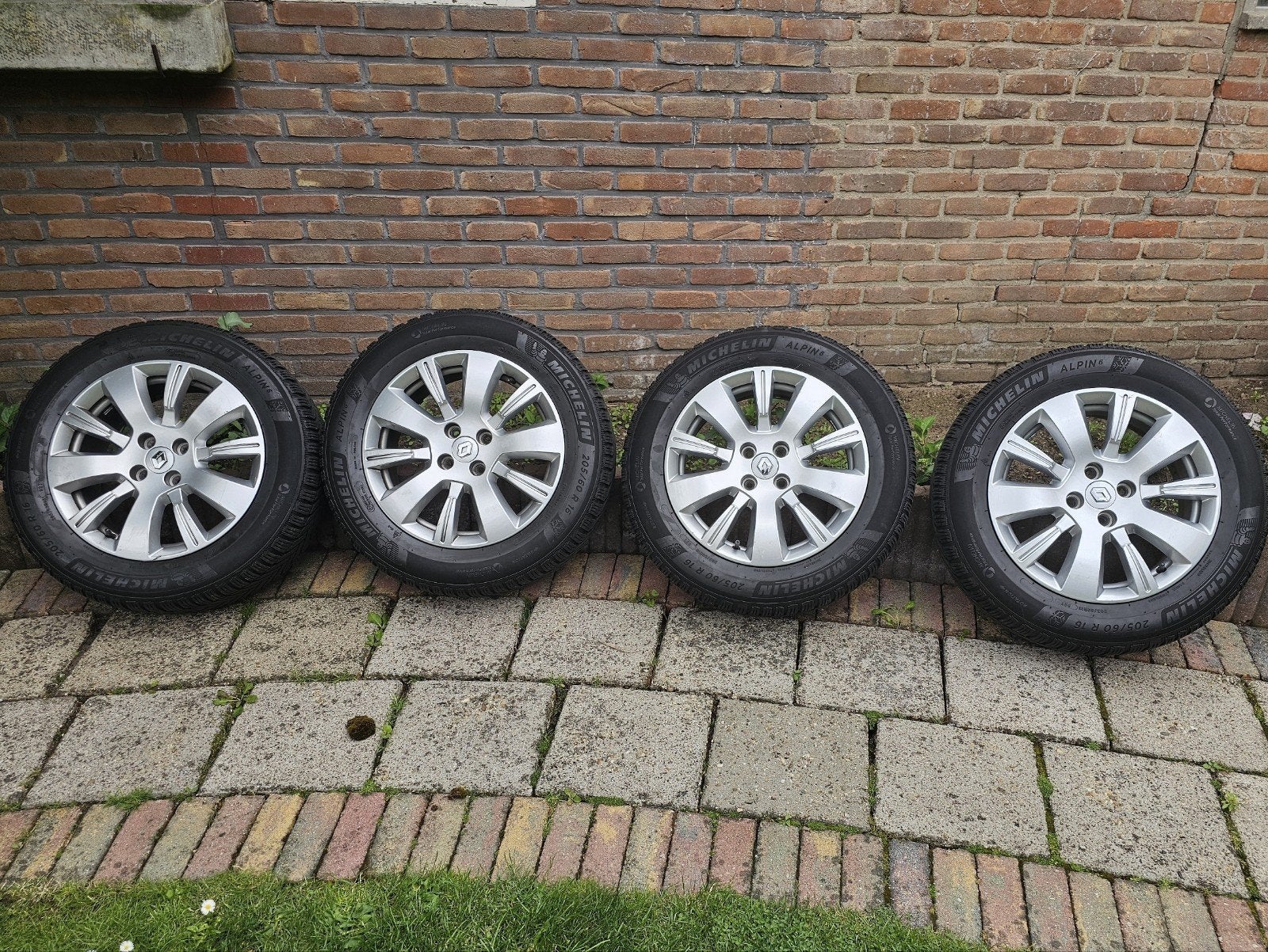 ✅️ 4x100 originele Renault velgen met winterbanden 16 inch, Auto-onderdelen, Banden en Velgen, Ophalen, Gebruikt, 16 inch, Banden en Velgen