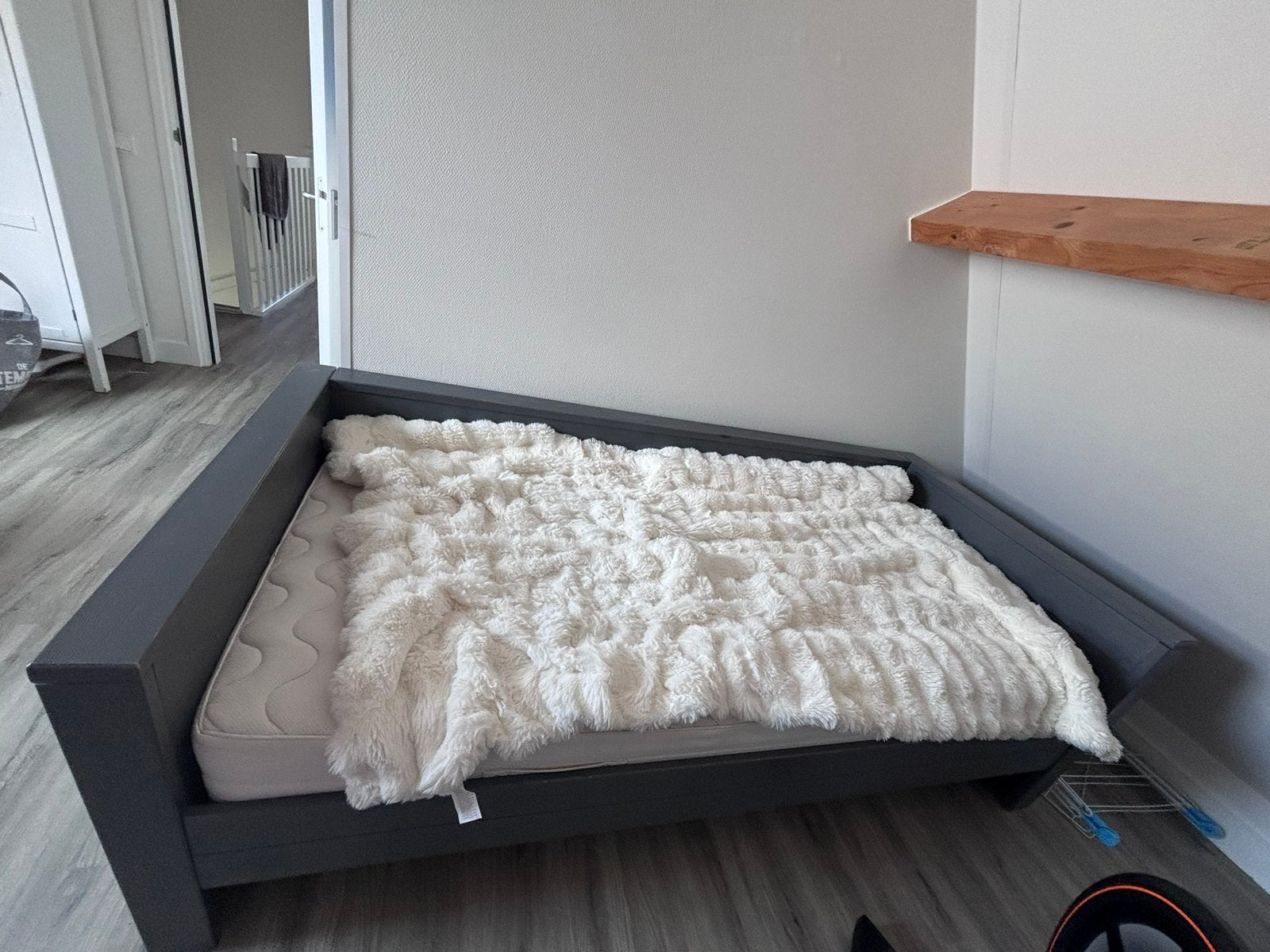 Dennis woood bed grijs, Gebruikt, 90 cm, Eenpersoons, Ophalen of Verzenden