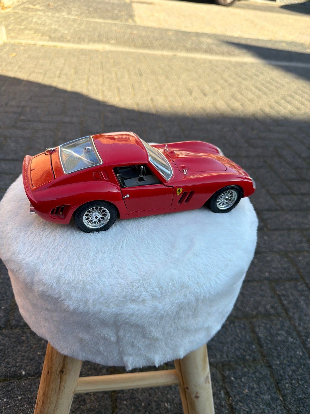 Ferrari 250 GTO Bburago 1:18 Rood (Made in Italy), Ophalen of Verzenden, Gebruikt, Auto, Bburago