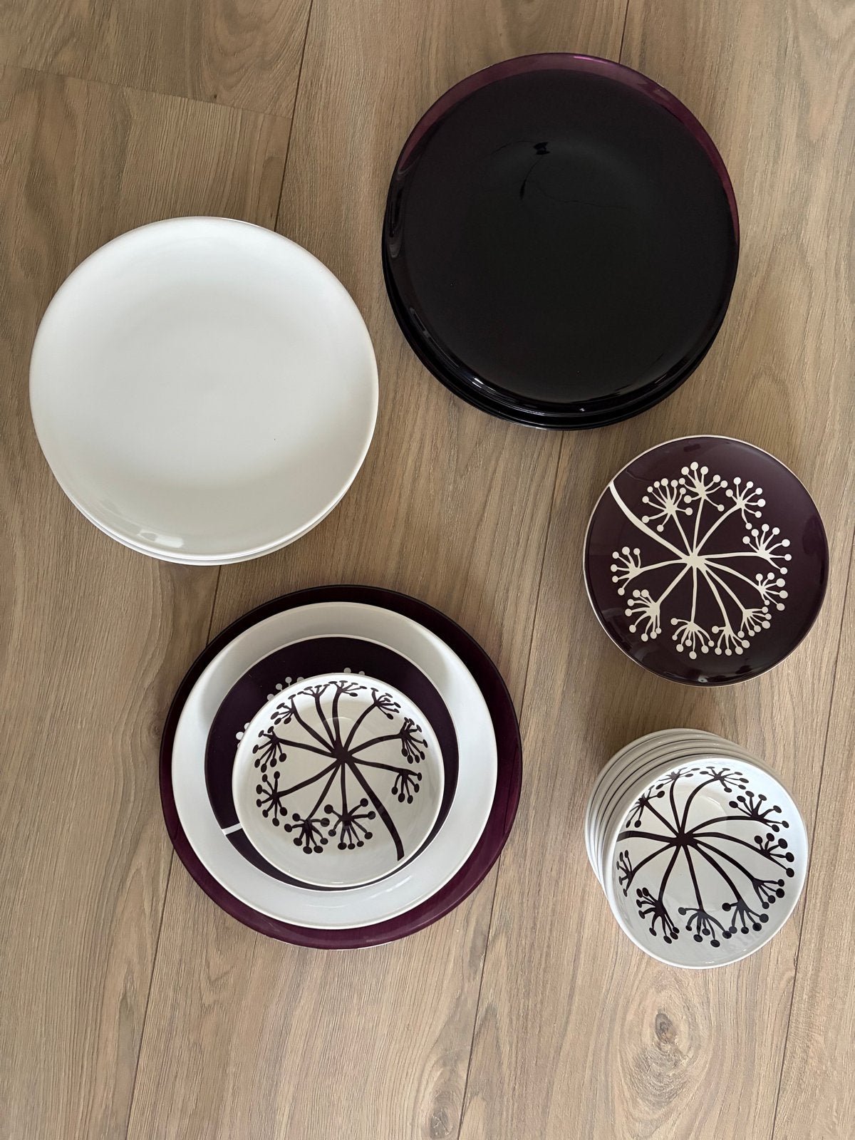 Prachtige 24-delige IKEA Parsley servies (donkerpruim/paars), Ophalen, Keramiek, Vintage, IKEA
