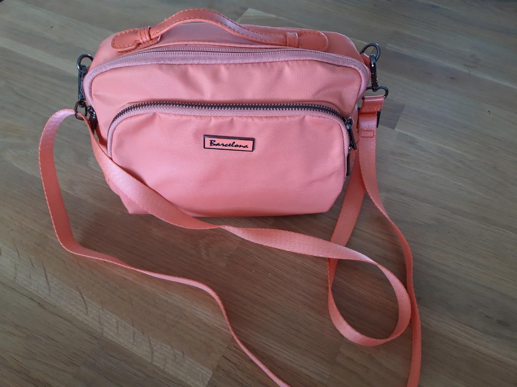 Koraal crossbody tasje Barcelona met diverse vakjes, Sieraden, Tassen en Uiterlijk, Tassen | Schoudertassen, Ophalen of Verzenden