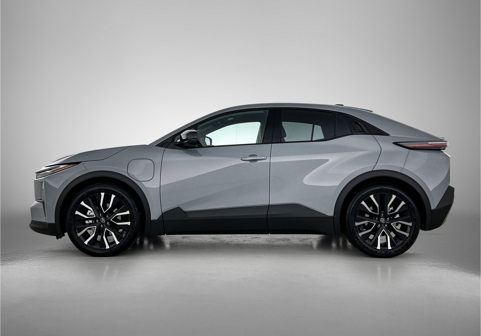 Toyota C-HR+ First Edition 77 kWh EV-Deal | 20" |Stoel en st, Auto's, Stof, Gebruikt, 24 min, Origineel Nederlands