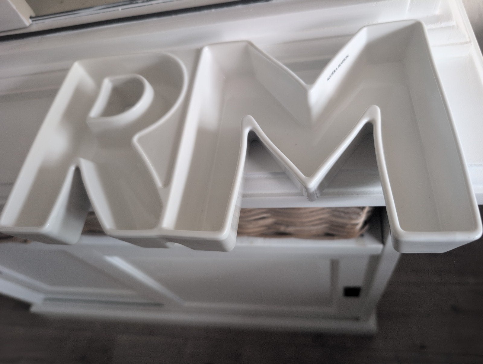 Riviera Maison schaal letters 'RM', Ophalen of Verzenden, Wit, Steen/keramiek, Landelijk