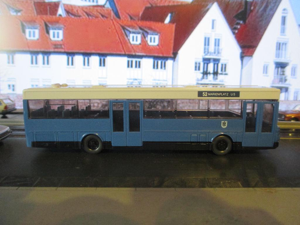 Mercedes Benz O405 stadsbus - Wiking 22702 Marienplatz, Ophalen of Verzenden, Gebruikt, Bus of Vrachtwagen, Wiking
